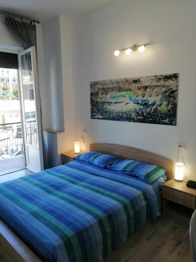 Albergo blue fish Albisola Superiore Esterno foto