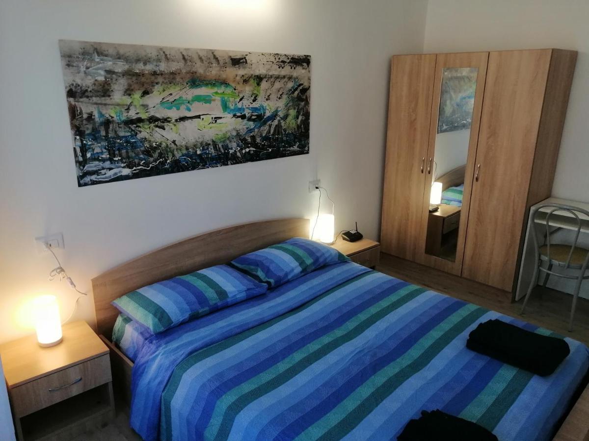 Albergo blue fish Albisola Superiore Esterno foto