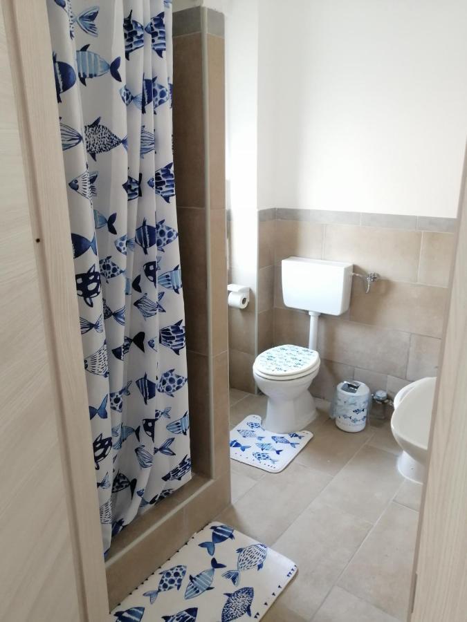 Albergo blue fish Albisola Superiore Esterno foto