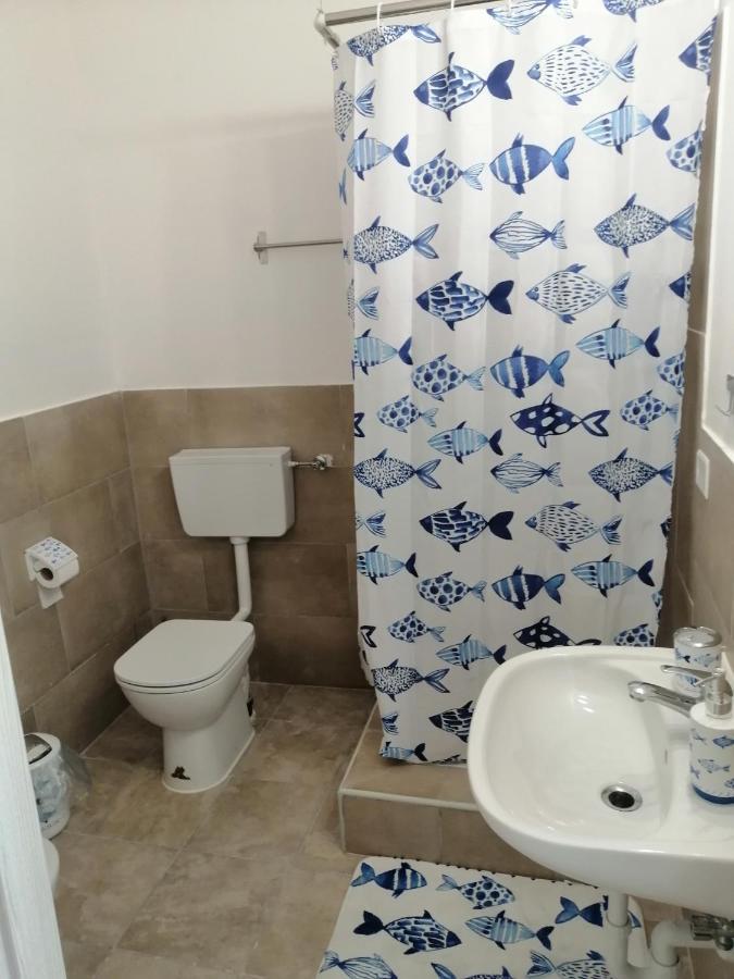 Albergo blue fish Albisola Superiore Esterno foto